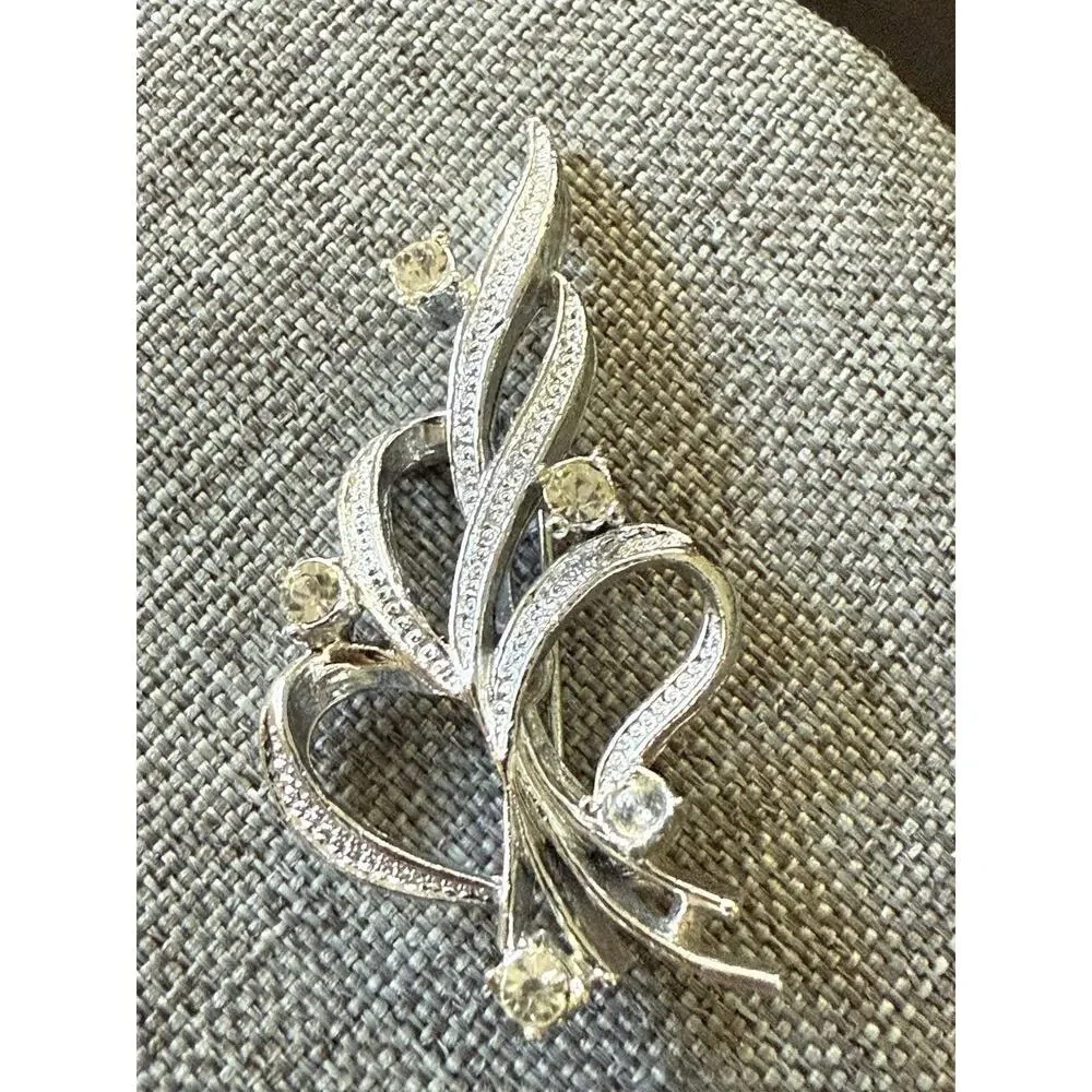 Vintage Signed Gerrys Leaf Brooch Pin Silver Tone White Rhinestone Ribbon